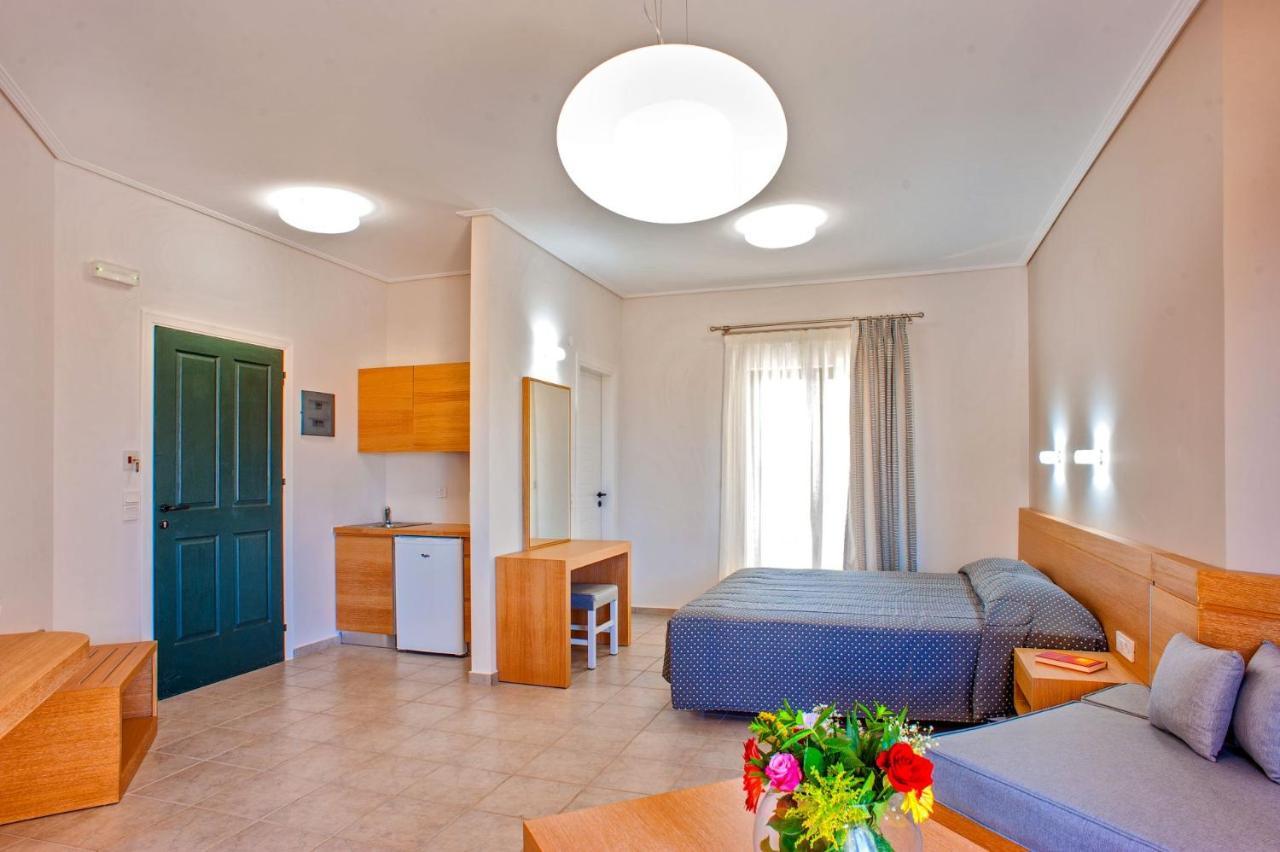 Silver Beach Hotel & Apartments Gerani  Exterior photo