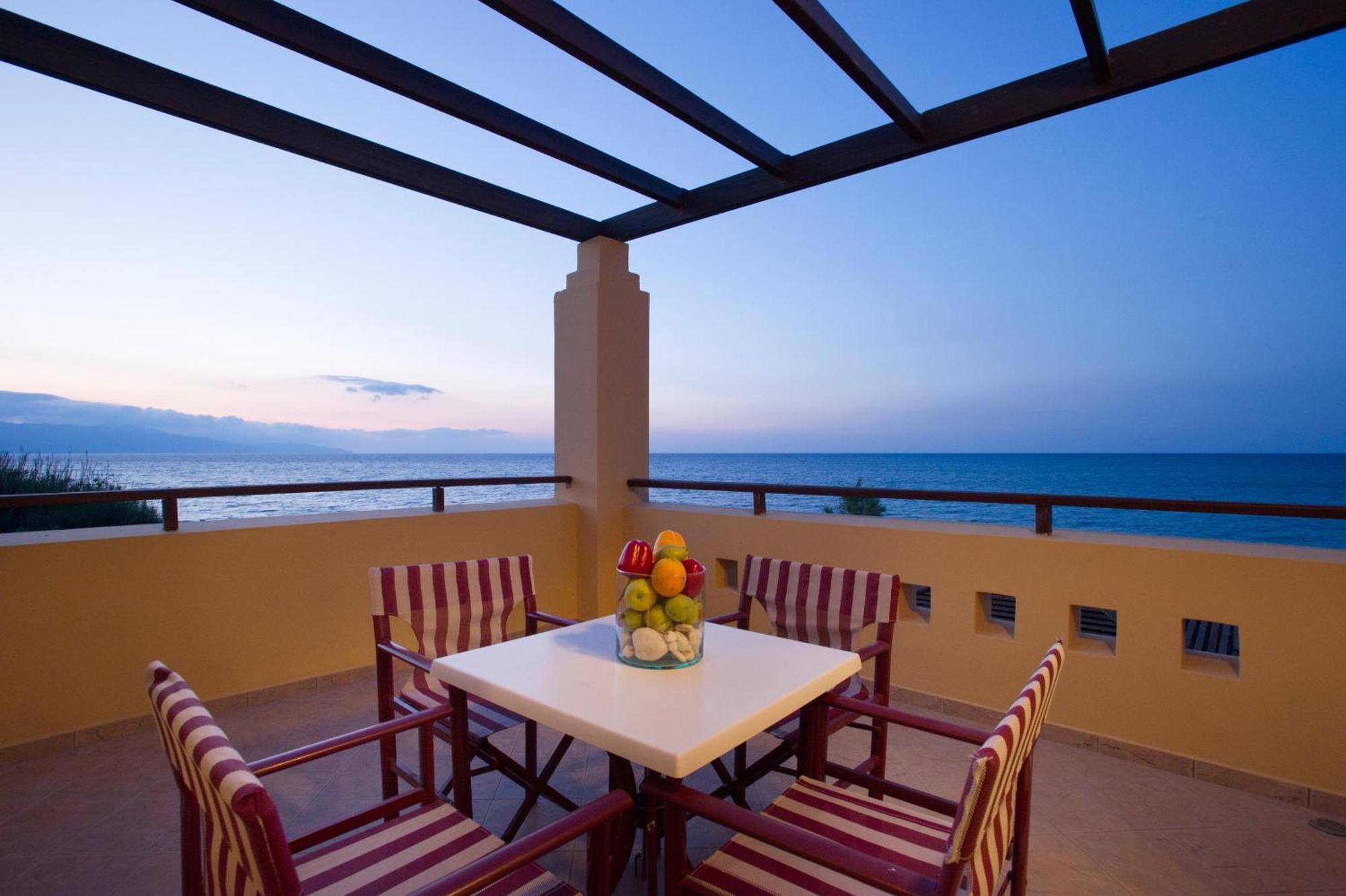 Silver Beach Hotel & Apartments Gerani  Exterior photo